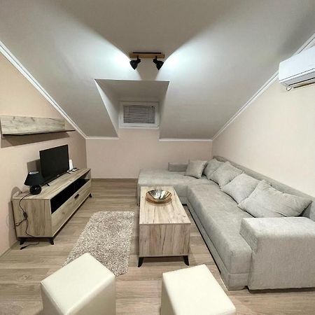 Vivko Apartments Veliko Gradiste Luaran gambar
