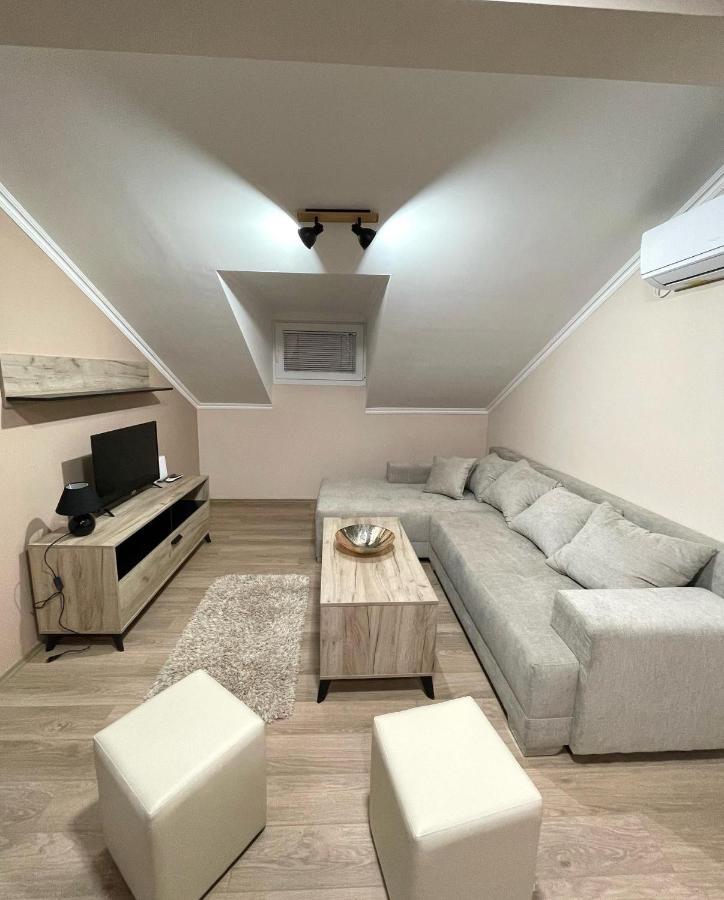 Vivko Apartments Veliko Gradiste Luaran gambar