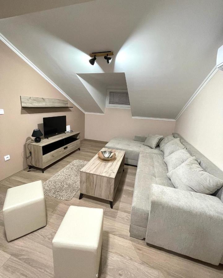 Vivko Apartments Veliko Gradiste Luaran gambar