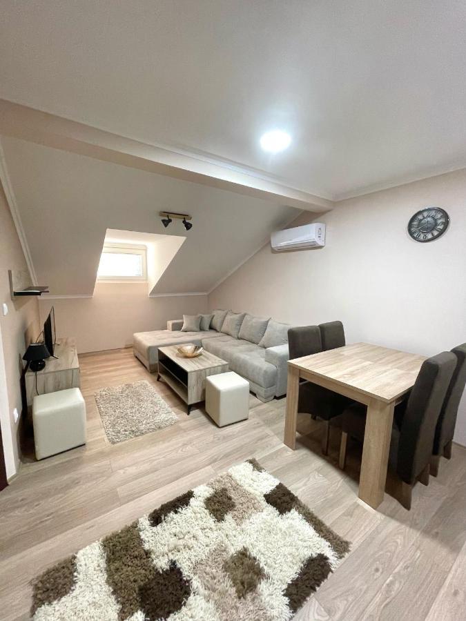Vivko Apartments Veliko Gradiste Luaran gambar